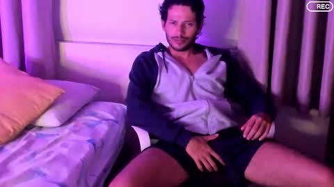 Snapshot of nicolasrodrii chatting on December 20, 2:07 am nicolasrodrii online show from December 20, 2:07 am