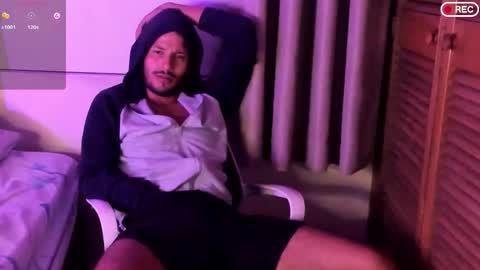 Snapshot of nicolasrodrii chatting on December 21, 1:46 am nicolasrodrii online show from December 21, 1:46 am