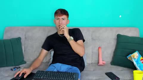 nicolastorres__ online show from March 7, 9:12 pm