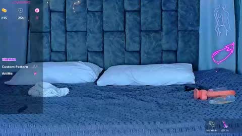 nicolastorres__ online show from April 12, 8:47 pm