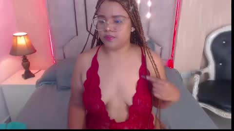 Snapshot of nicolbonnie chatting on October 17, 8:33 pm Nicolle online show from October 17, 8:33 pm
