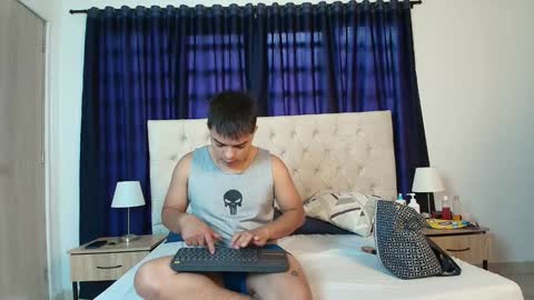 Snapshot of nicole_adam_ms chatting on December 28, 1:17 pm Nicole Adam online show from December 28, 1:17 pm