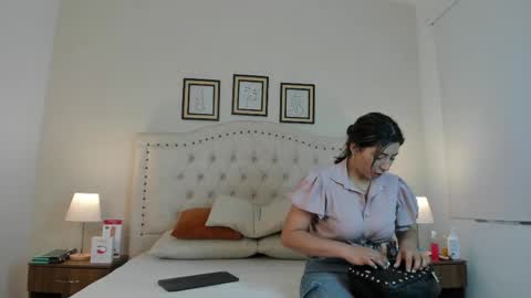 Snapshot of nicole_adam_ms chatting on February 19, 12:33 pm Nicole Adam online show from February 19, 12:33 pm