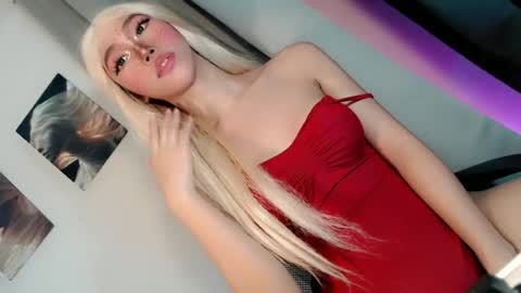 Snapshot of nicole_amore chatting on July 9, 7:12 am ITS ME NICOLE online show from July 9, 7:12 am