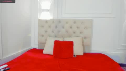 nicole_and_thiago1 online show from May 30, 11:02 pm