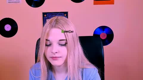 nicole_bright online show from July 8, 9:14 am