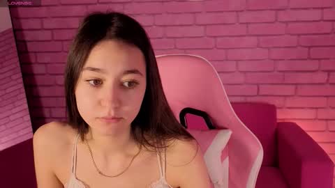 Snapshot of nicole_brownie chatting on February 5, 2:38 am Nicole online show from February 5, 2:38 am