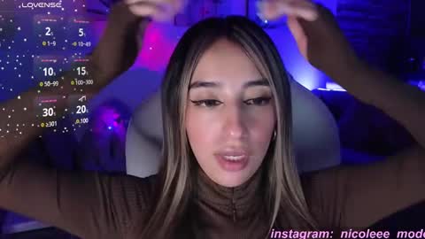 Snapshot of nicole_edwards chatting on January 16, 2:51 am Nicole online show from January 16, 2:51 am