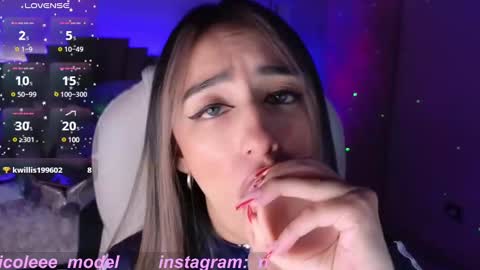 Snapshot of nicole_edwards chatting on February 21, 2:50 am Nicole online show from February 21, 2:50 am