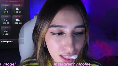 Snapshot of nicole_edwards chatting on September 10, 12:43 am Nicole online show from September 10, 12:43 am