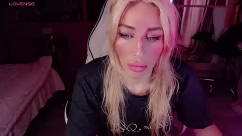 Nicole online show from July 27, 3:35 am