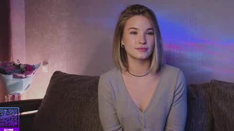 Snapshot of nicole_w00 chatting on December 2, 9:45 am Nicole online show from December 2, 9:45 am