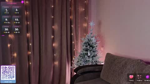 Snapshot of nicole_w00 chatting on January 19, 7:37 pm Nicole online show from January 19, 7:37 pm