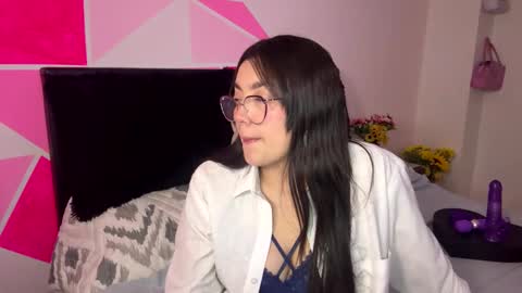 Snapshot of nicole_wc chatting on September 27, 4:28 am Nicole online show from September 27, 4:28 am