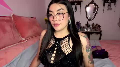 Snapshot of nicole_wc chatting on September 30, 4:39 am Nicole online show from September 30, 4:39 am