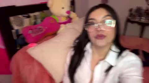 Snapshot of nicole_wc chatting on October 15, 4:45 am Nicole online show from October 15, 4:45 am