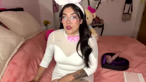 Snapshot of nicole_wc chatting on October 20, 4:24 am Nicole online show from October 20, 4:24 am