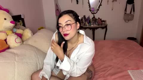 Snapshot of nicole_wc chatting on October 24, 4:42 am Nicole online show from October 24, 4:42 am