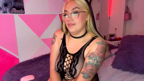 Nicole online show from February 6, 6:07 am