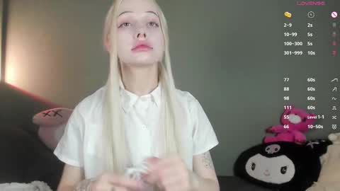 Snapshot of nicole_yo chatting on September 13, 2:22 am Mary online show from September 13, 2:22 am