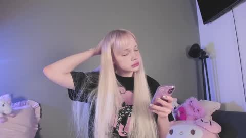 Mary online show from March 29, 8:53 pm