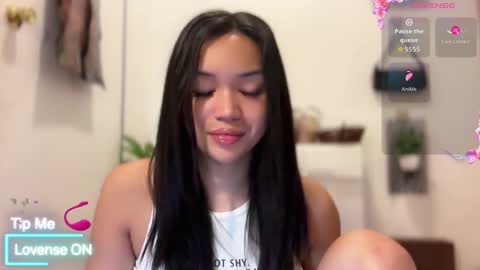 NICOLE online show from January 11, 12:10 pm