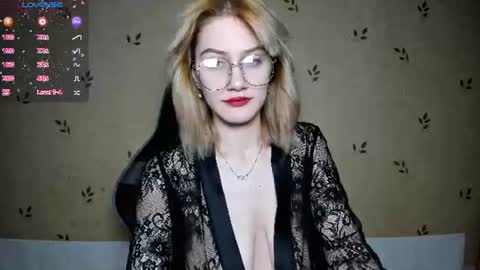 NicoleDavis online show from July 5, 7:21 pm