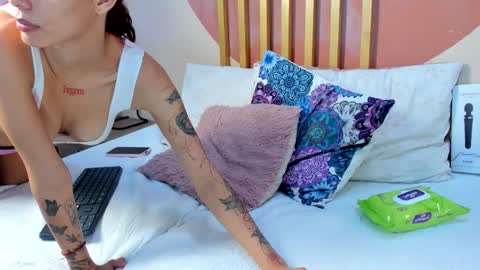 N i c o l e  online show from March 30, 8:54 pm