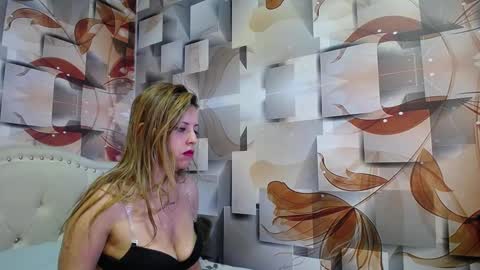 nicolee millerr online show from January 15, 3:18 pm