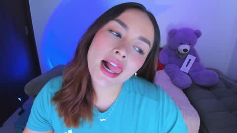 Nicolle online show from March 5, 7:32 pm