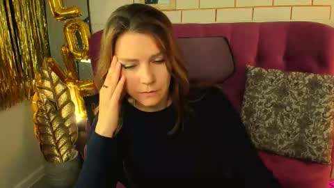 nicolehits online show from February 12, 9:26 am