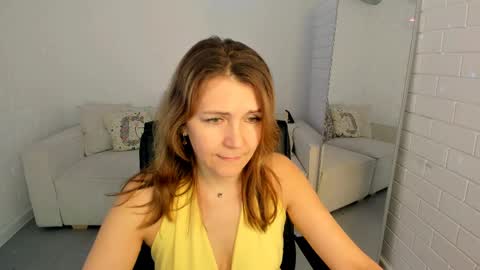 nicolehits online show from April 14, 1:28 pm