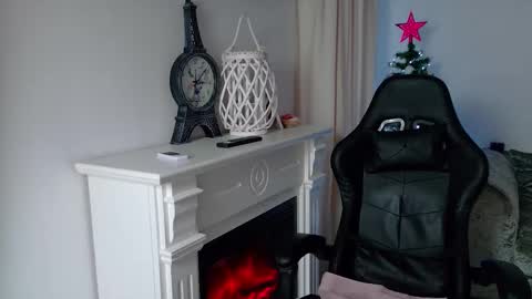 Snapshot of nicoleirisxxx chatting on January 15, 6:51 am nicoleirisxxx online show from January 15, 6:51 am