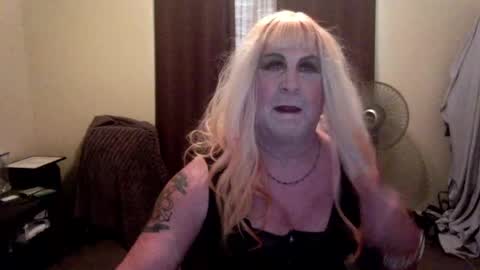 Snapshot of nicolescdfantasies chatting on June 29, 7:14 pm Nicole CD online show from June 29, 7:14 pm