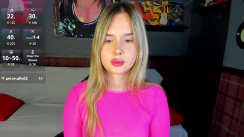 Snapshot of nicoletacooper chatting on December 23, 1:47 am Nicoletta online show from December 23, 1:47 am