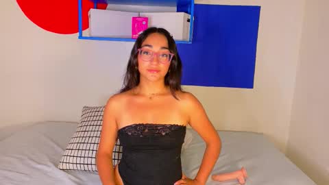 N I C O L E T  online show from December 19, 12:01 pm