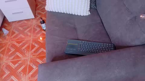 N I C O L E T  online show from December 20, 12:29 am