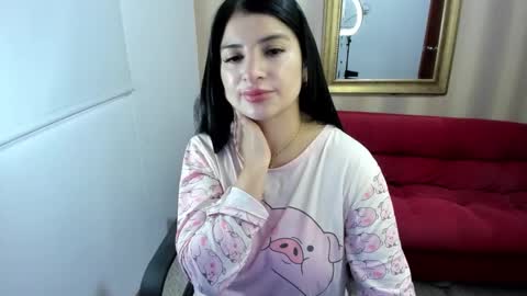 Snapshot of nicolettcolin chatting on November 30, 2:32 pm Nicolettcolin online show from November 30, 2:32 pm