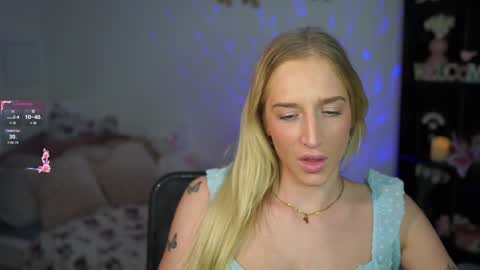 Snapshot of nicolette__shea_ chatting on January 14, 5:12 pm nicolette__shea_ online show from January 14, 5:12 pm