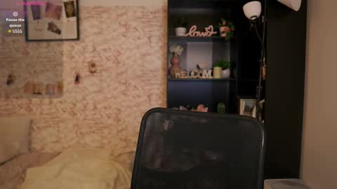 Snapshot of nicolette__shea_ chatting on September 30, 7:46 am nicolette__shea_ online show from September 30, 7:46 am