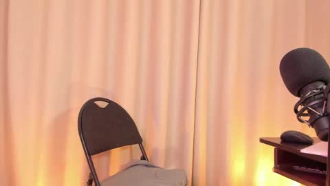 Snapshot of nicolette_tay chatting on February 8, 7:59 pm Nicol online show from February 8, 7:59 pm