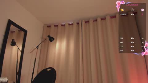 Snapshot of nicolette_tay chatting on March 1, 7:04 pm Nicol online show from March 1, 7:04 pm