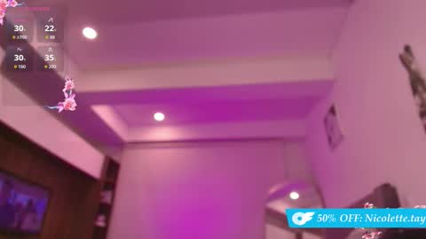 Snapshot of nicolette_tay chatting on September 21, 11:39 pm Nicol online show from September 21, 11:39 pm