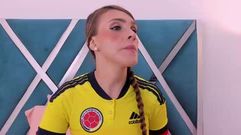 Snapshot of nicoll_89 chatting on July 7, 12:20 pm nicoll_89 online show from July 7, 12:20 pm