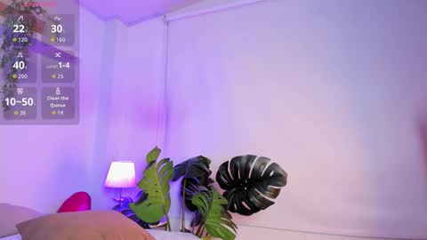 nicolle_evanss_ online show from March 27, 8:26 am