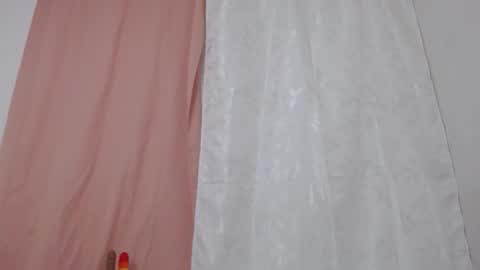 nicolle gomes online show from September 22, 5:09 am