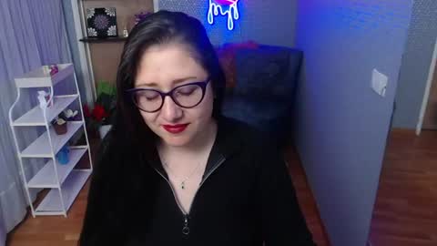 Snapshot of nicolle_silva chatting on August 4, 11:35 am Nicolle online show from August 4, 11:35 am