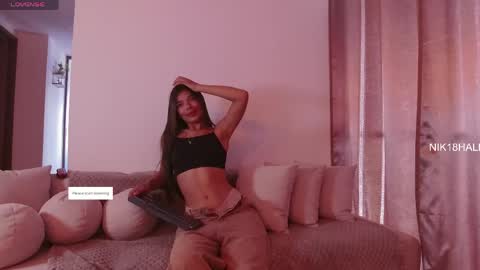 Nicolle online show from April 16, 8:42 pm