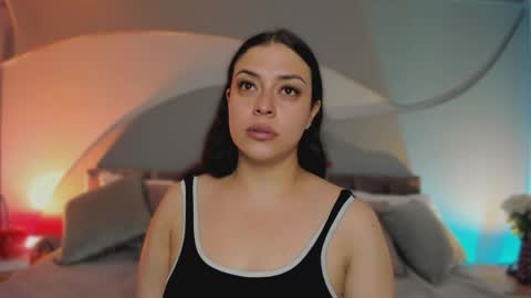 Nicolle online show from April 7, 11:43 am