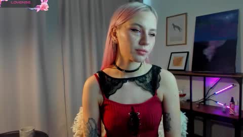 Kim online show from February 8, 7:56 am